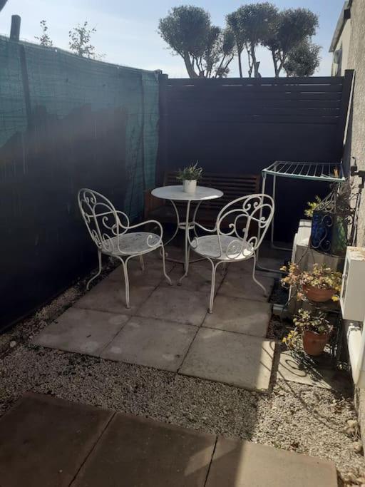 Studio- Terrasse -Place De Parking Prive マルセイユ エクステリア 写真